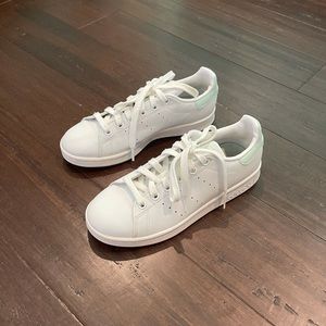 Woman’s Adidas Stan Smith Shoes